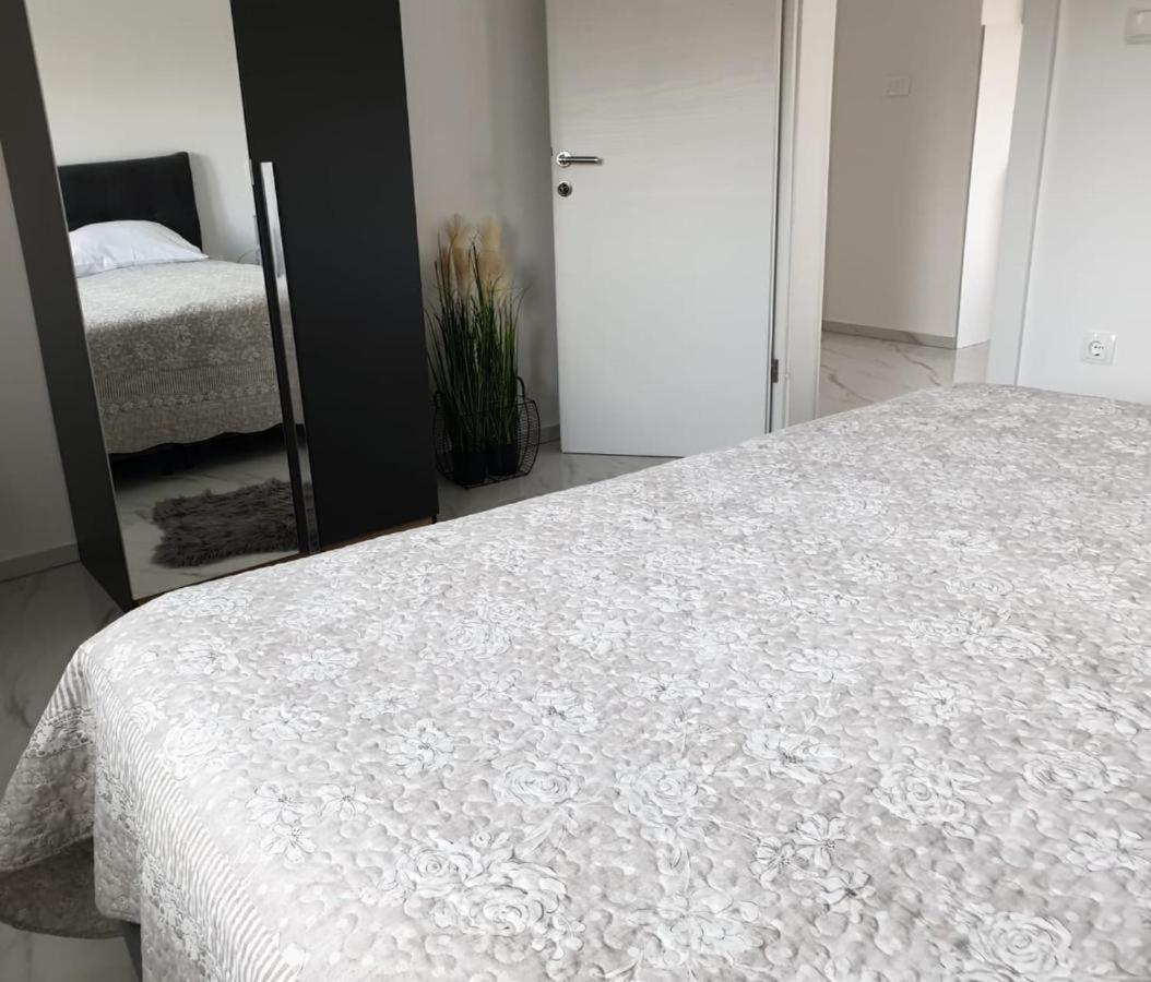 Premium Apartments Adore Novalja Exterior foto
